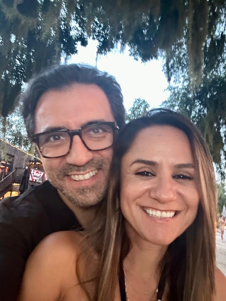Jamy y Andrés sonriendo